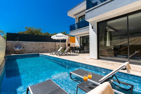 Villa Sarfoni, Kalkan Bölgesinde, 2 Odalı, Jakuzili, Muhafazakar 2