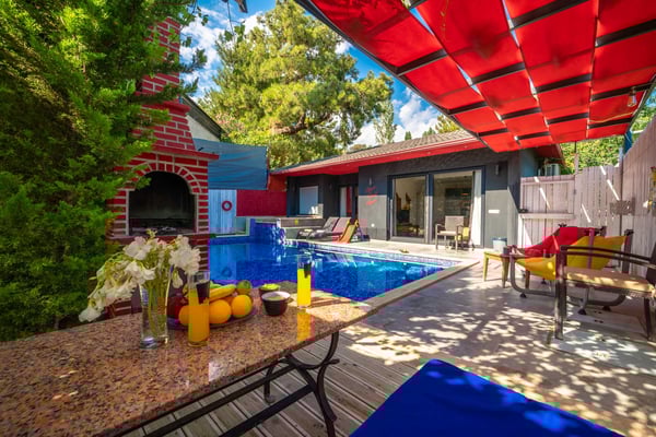 Villa Tersus-2, Kalkan Bölgesinde, 1 Odalı, Açık ve Kapalı Jakuzili, Muhafazakar Villa 2
