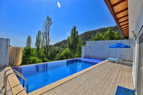 Villa Poine-2, Kalkan Bölgesinde, 2 Odalı ve Jakuzili Balayı Villası 2