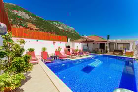 Villa Shanna, Kalkan Bölgesinde, 3 Odalı, Jakuzili, Muhafazakar Villa 1