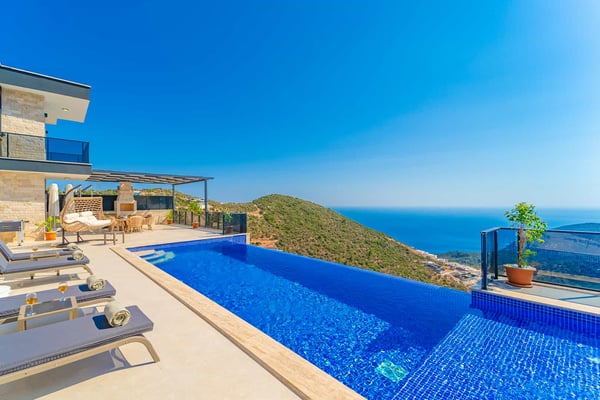 Villa Yonsei-2, Kalkan Bölgesinde, 5 Odalı, Jakuzili, Sauna ve Hamamlı, Muhafazakar Villa 3