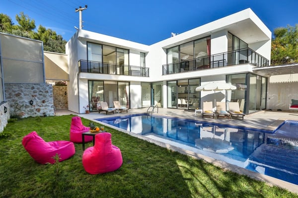 Villa Amor-2, Korunaklı Havuzlu, Deniz Manzaralı, Doğa İçinde Villa 1