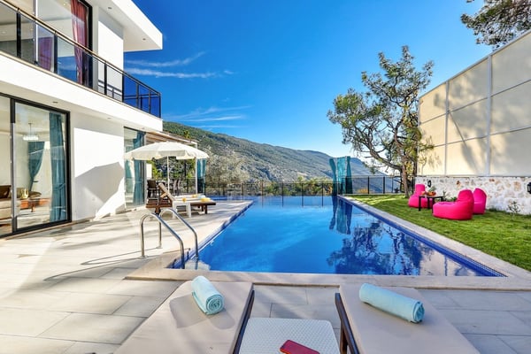 Villa Amor-2, Korunaklı Havuzlu, Deniz Manzaralı, Doğa İçinde Villa 2