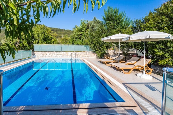 Villa Amora, Korunaklı Havuzlu, Doğa İçerisinde Jakuzili Villa 2