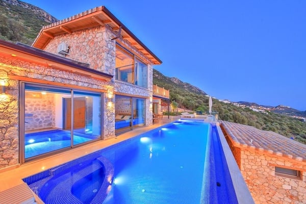 Villa Atina, Isıtmalı, Jakuzili Havuzlu, Lüks Muhafazakar Villa 3