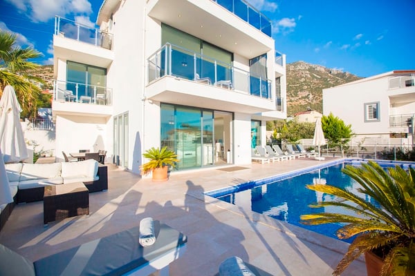 Villa Balzac, Deniz Manzaralı, Merkezi Konumda ve 5 Odalı 1