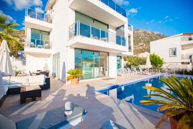 Villa Balzac, Deniz Manzaralı, Merkezi Konumda ve 5 Odalı 1