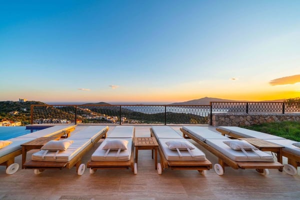 Villa Berlin-2, Korunaklı Yüzme Havuzlu, Merkezi Konumda 2