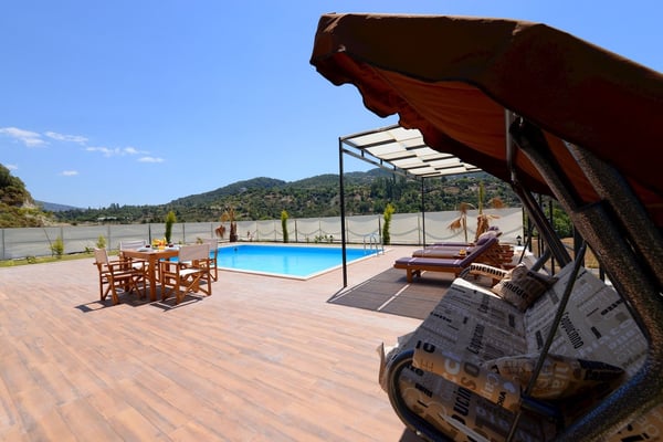 Villa Helen-1, Süit Odalı, Jakuzili, Geniş Havuzlu Villa 2