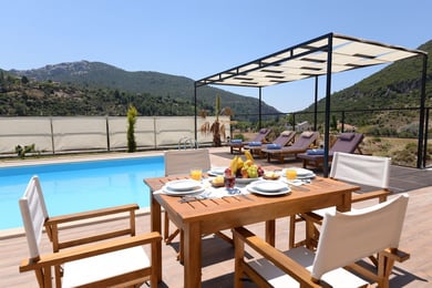 Villa Helen-1, Süit Odalı, Jakuzili, Geniş Havuzlu 2