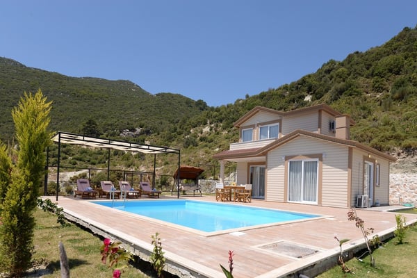 Villa Helen-1, Süit Odalı, Jakuzili, Geniş Havuzlu 1