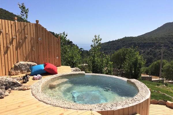 Villa Ceviz Ev, Geniş Havuzlu, Jakuzili, Doğa İçerisinde, Manzaralı Villa 1