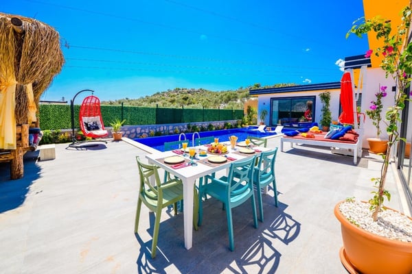 Villa Karnaval, Korunaklı Havuzlu, Jakuzili, Sinema Odalı Villa 1