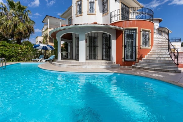 Villa Lirik, Muhafazakar Havuzlu, Denize Yakın Konumda Lüks Villa 2