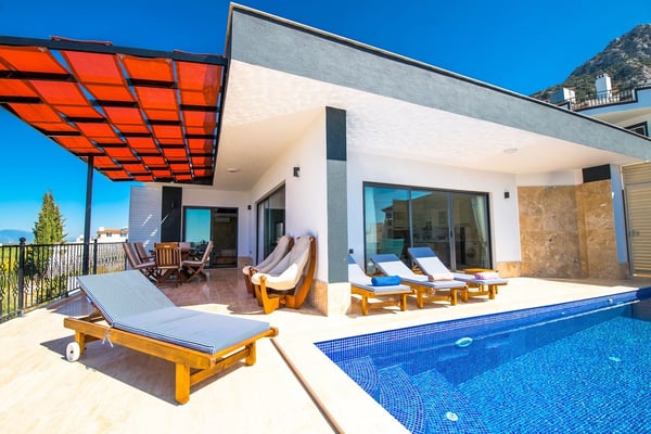Villa Minevra, Jakuzili ve Isıtmalı Havuzlu, Deniz Manzaralı Villa 1
