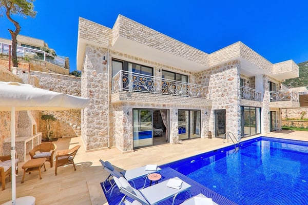 Villa Nihan-5, Korunaklı Yüzme Havuzlu, Taş Mimarili Jakuzili Villa 2