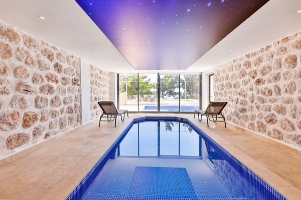 Villa Nihan-5, Korunaklı Yüzme Havuzlu, Taş Mimarili Jakuzili Villa 3