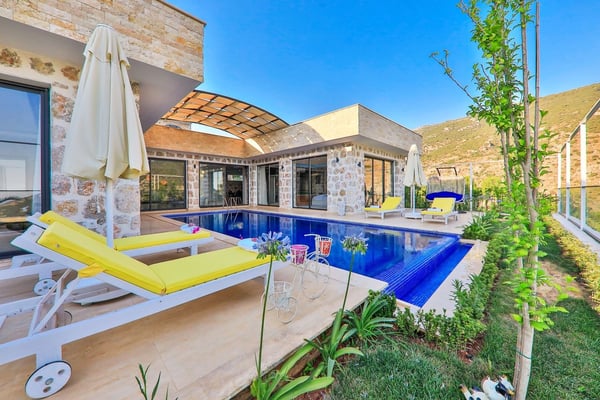 Villa Nihan-7, Korunaklı Yüzme Havuzlu, Taş Mimarili Villa 1