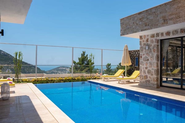 Villa Nihan-7, Korunaklı Yüzme Havuzlu, Taş Mimarili Villa 3