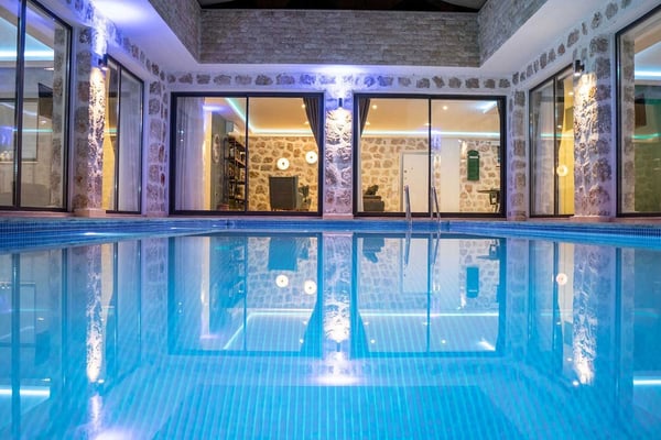 Villa Nihan-7, Korunaklı Yüzme Havuzlu, Taş Mimarili Villa 2