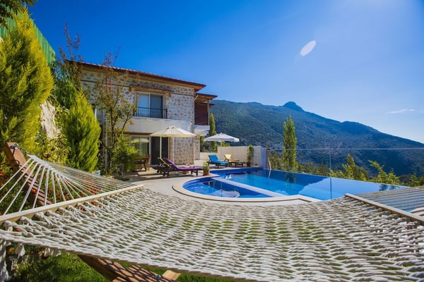 Villa Nila, Taş Mimarili, Deniz Manzaralı, Jakuzili Lüks Villa 3