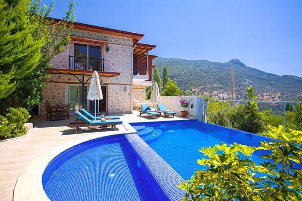 Villa Nila, Taş Mimarili, Deniz Manzaralı, Jakuzili Lüks Villa 2