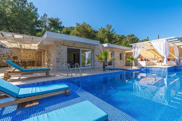 Villa Urban-2, Engelli Misafirlere Uygun, Süit Odalı Lüks Villa 2