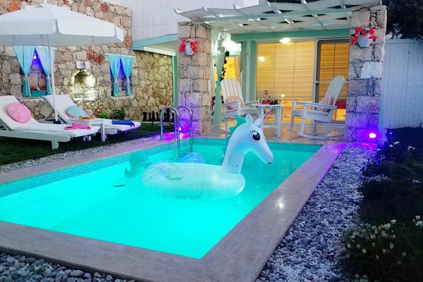 Villa Polo, Isıtmalı ve Korunaklı Havuzlu, Jakuzili Lüks Villa 1