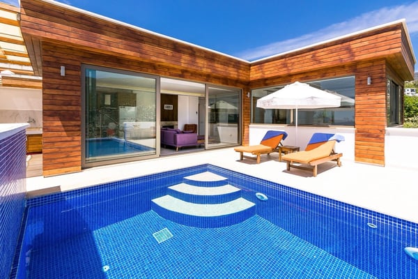 Villa Porto-1, Doğa İçerisinde, Deniz Manzaralı Muhafazakar Villa 1