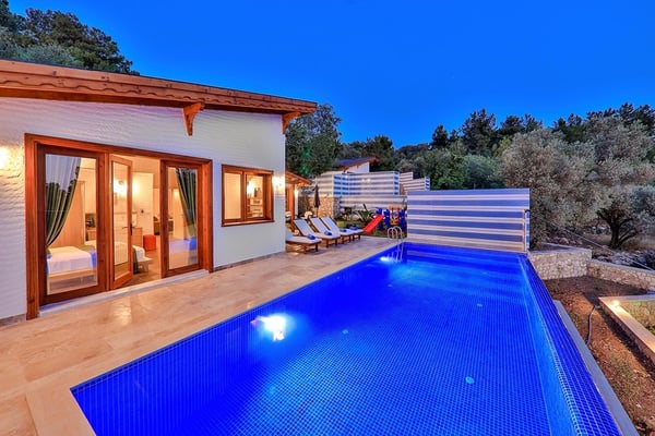 Villa Sansa-2, Doğa İçerisinde, Jakuzili, Muhafazakar Havuzlu Villa 1