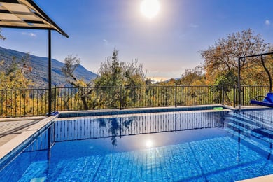 Villa Sarel, 2 Odalı ve Kapalı Isıtmalı Havuzlu 2