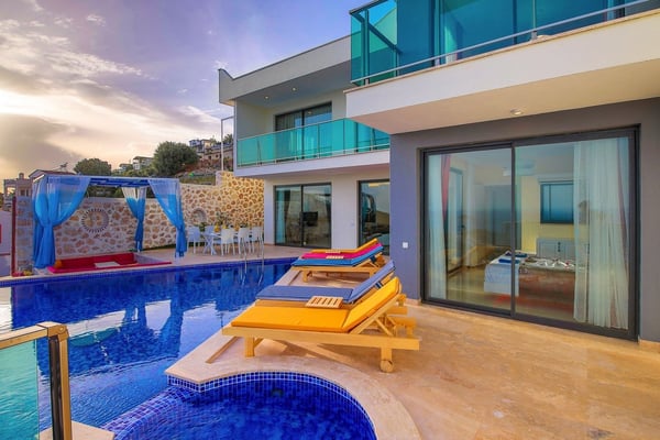 Villa Hanende, Denize Yakın, Geniş Havuzlu, Jakuzili Lüks Villa 1