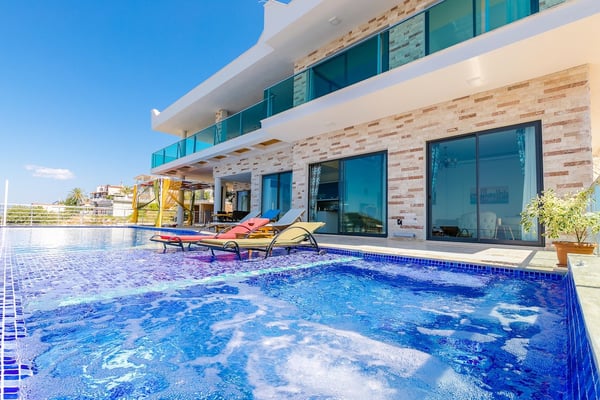 Villa Segah, Korunaklı Yüzme Havuzlu, Deniz Manzaralı Villa 1