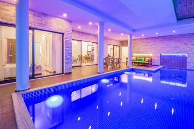 Villa Zeybek, Korunaklı Havuzlu, Eşsiz Deniz Manzaralı 2