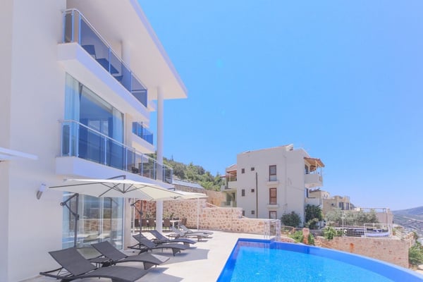 Villa Yakamoz, Kalkan Bölgesinde, Deniz Manzaralı ve 7 Odalı 1