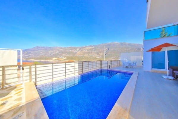 Villa Nihavend-5, Muhafazakar Yüzme Havuzlu, Deniz Manzaralı Villa 2