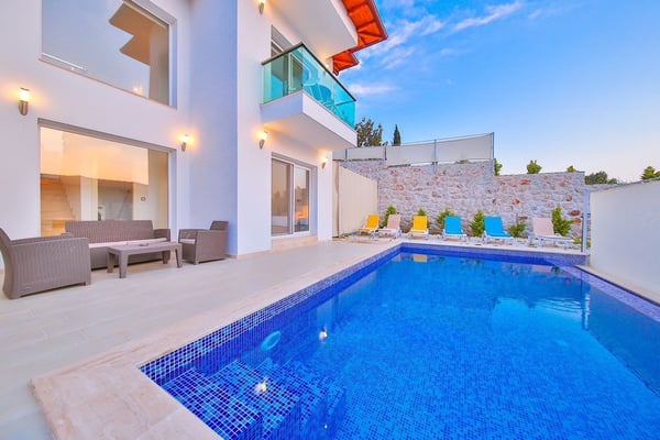 Villa Nihavend-5, Muhafazakar Yüzme Havuzlu, Deniz Manzaralı 3