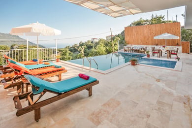 Villa Zuma-1, Korunaklı Havuzlu, Deniz Manzaralı, Jakuzili 2