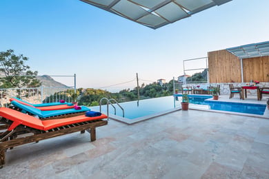 Villa Zuma-2, Deniz Manzaralı, İki Ayrı Havuzlu Muhafazakar 1