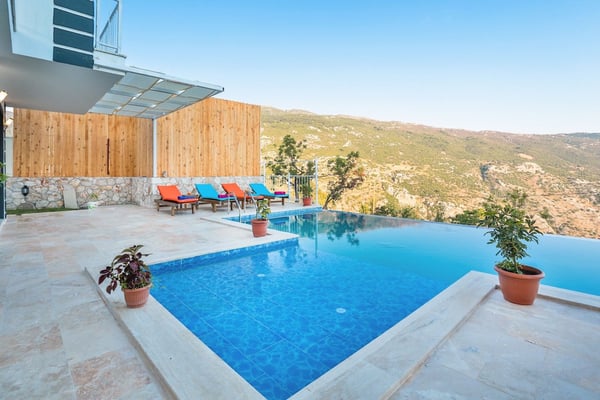 Villa Zuma-2, Deniz Manzaralı, İki Ayrı Havuzlu Muhafazakar 3