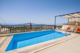 Villa Çakıl, Deniz Manzaralı, Süit Odalı, Jakuzili Villa 2