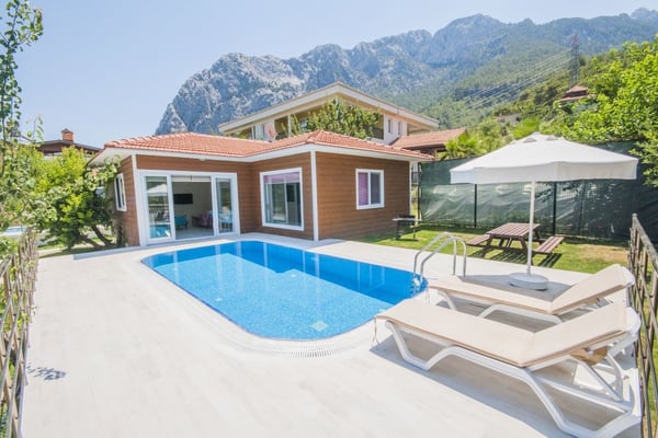 Villa Şiar-1, Havalaanına ve Restorana Yakın, Süit Odalı Villa 1